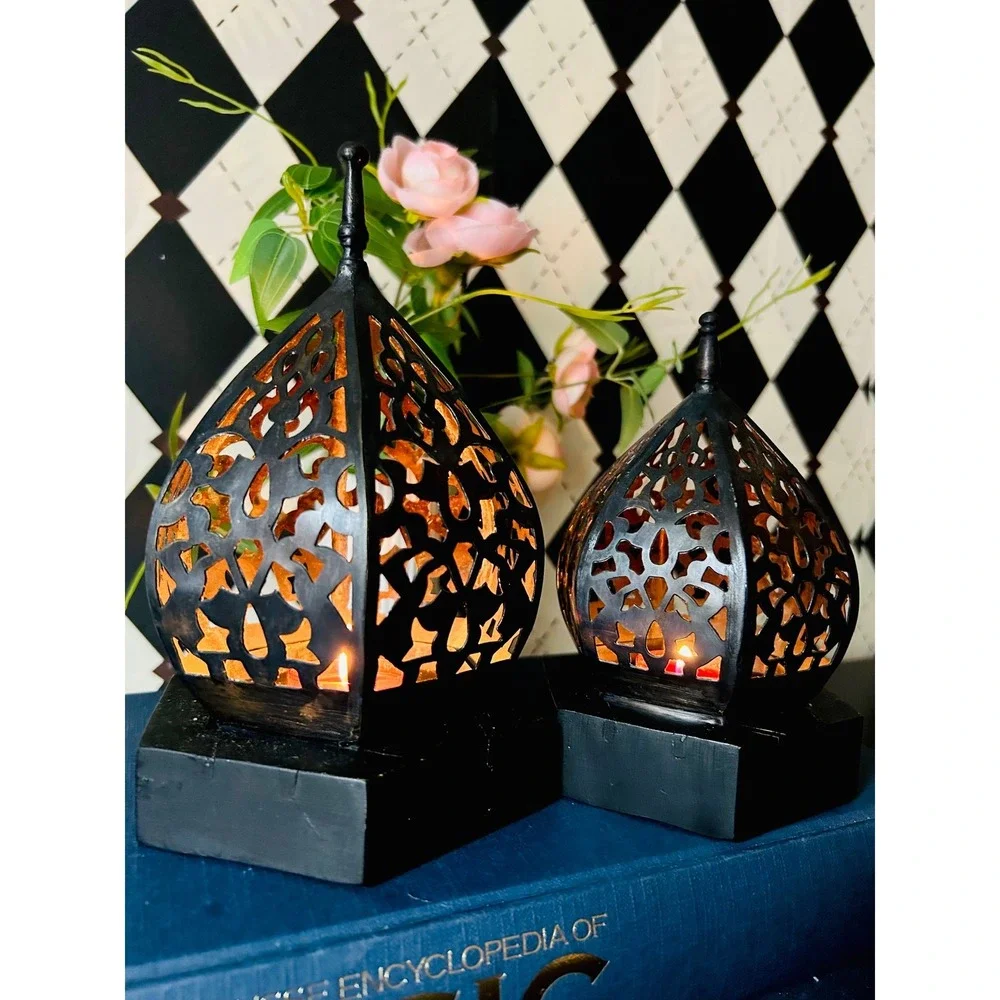 Vintage striking pair